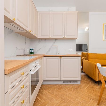 Grand Apartments - Doki Living & Foodhall Gdańsk Eksteriør billede