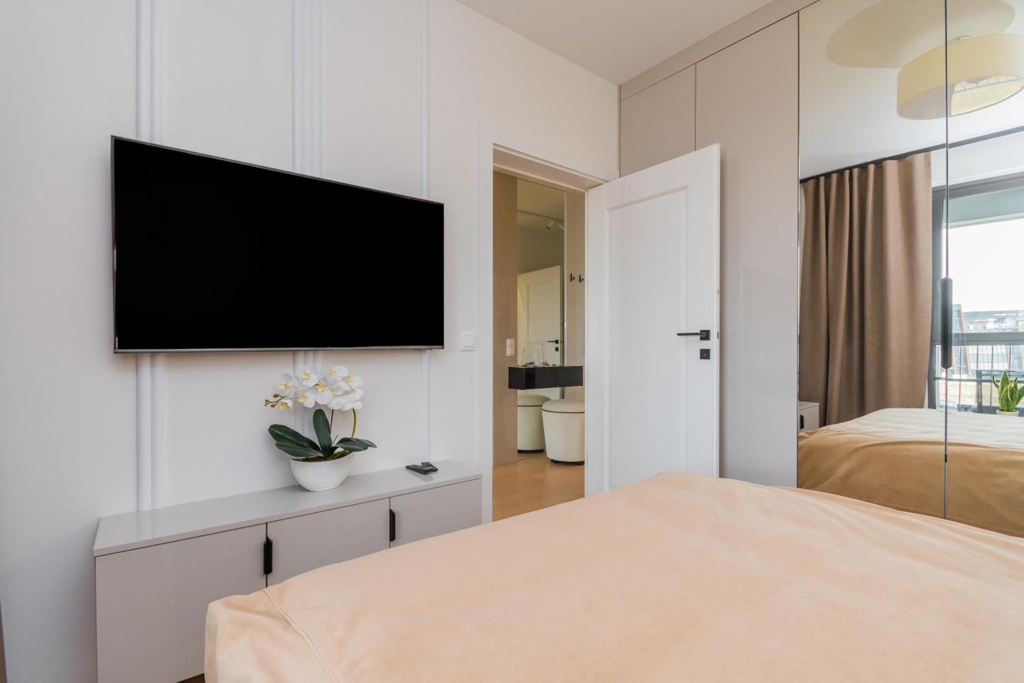 Grand Apartments - Doki Living & Foodhall Gdańsk Eksteriør billede