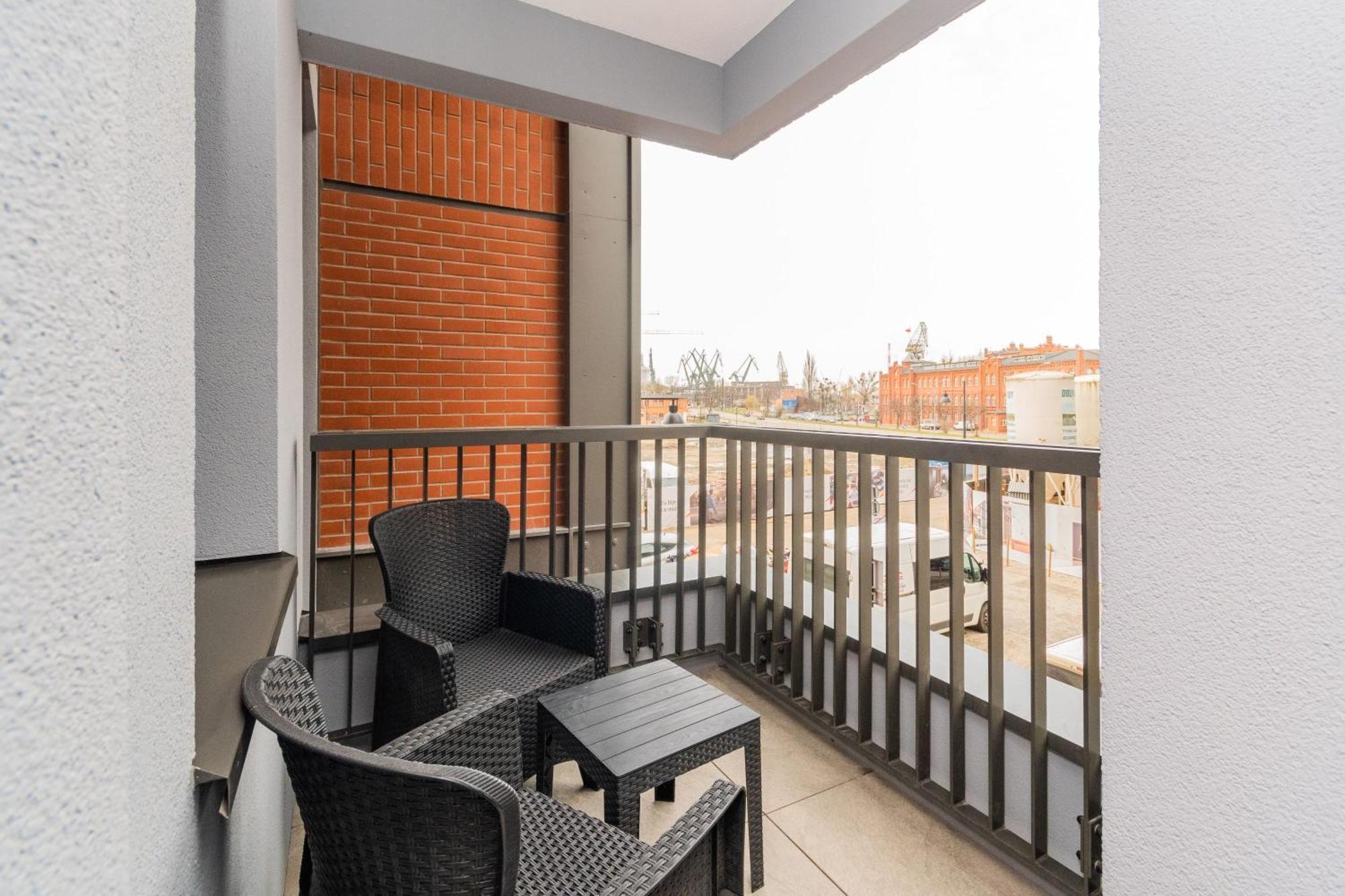 Grand Apartments - Doki Living & Foodhall Gdańsk Eksteriør billede