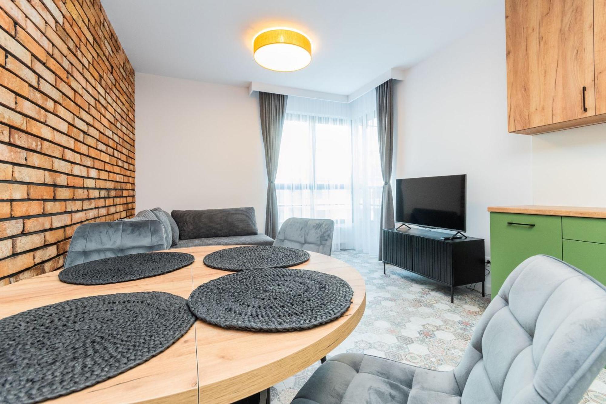Grand Apartments - Doki Living & Foodhall Gdańsk Eksteriør billede