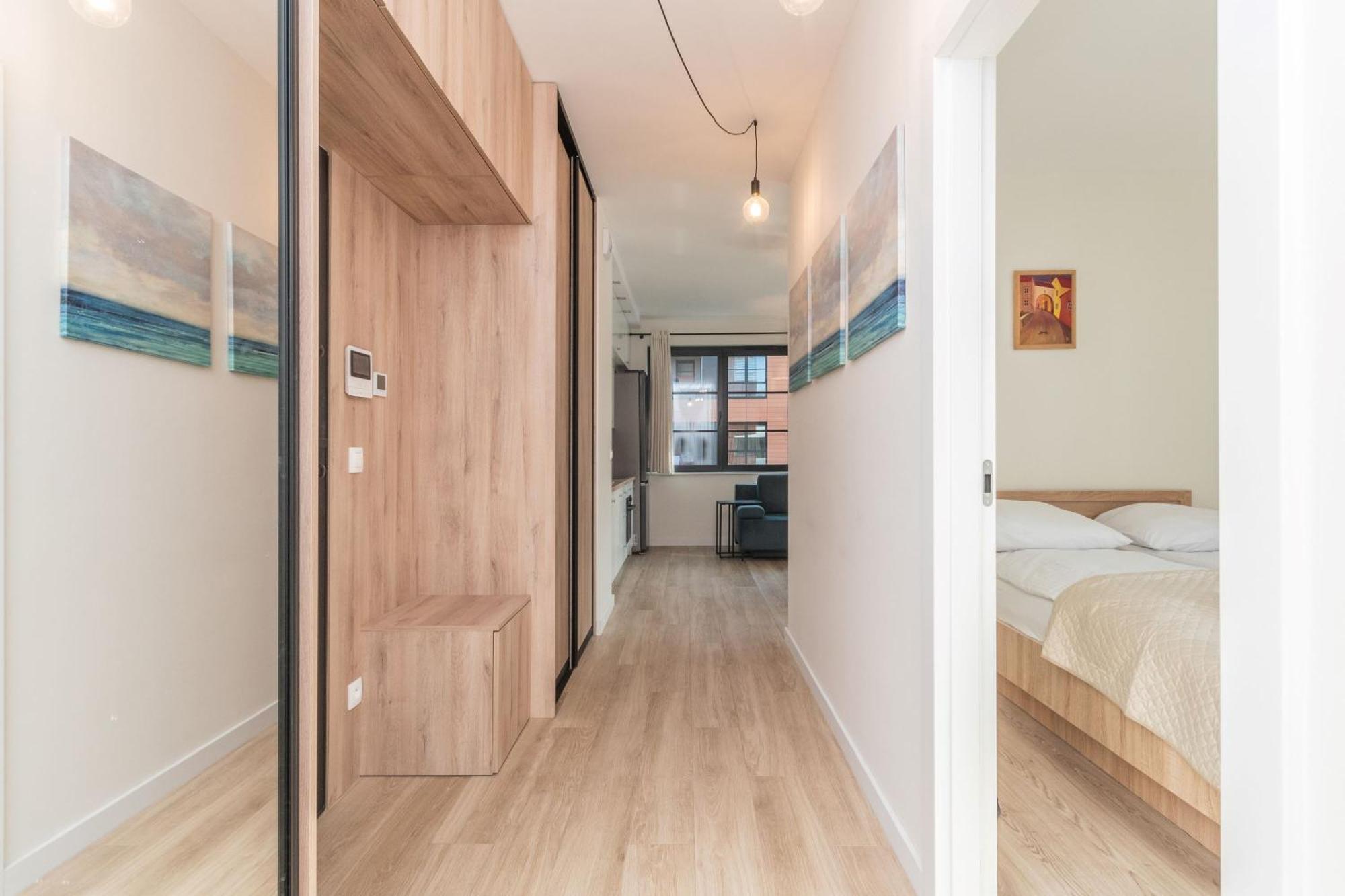 Grand Apartments - Doki Living & Foodhall Gdańsk Eksteriør billede